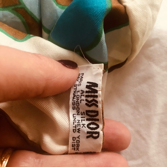 Vintage 70s Christian Dior Turtle print scarf - Picture 4 of 11